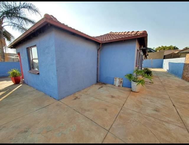 3 BEDROOM HOUSE FOR SALE IN THE ORCHARDS